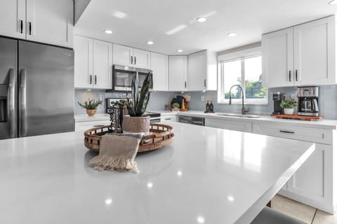 Fully equipped kitchen - 2nd floor