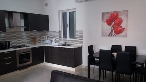 Spacious Kitchen area