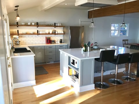 Fully remodeled, new kitchen!