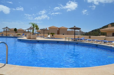 Pool and Garden with 2 floor large Buena Vista apartment