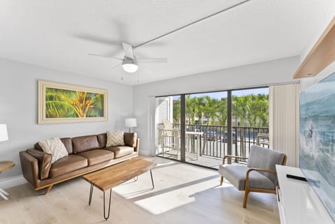 Bright and airy living space with direct access to the balcony