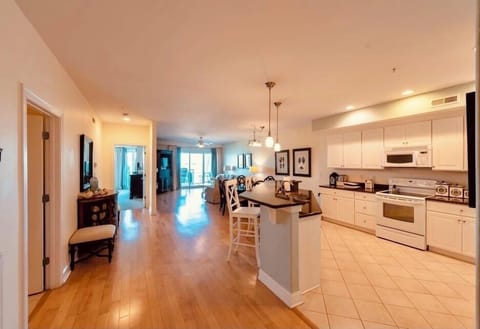Open floor plan living room, dining room, and kitchen