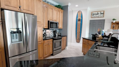 Our kitchen is very well equipped. 