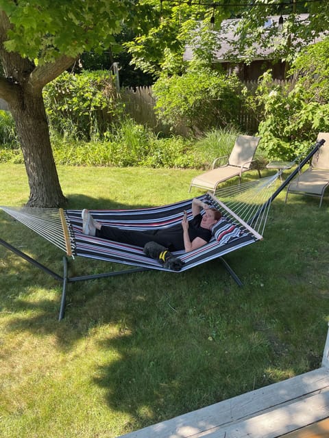 It’s summer at Dunedin Cottage 😎