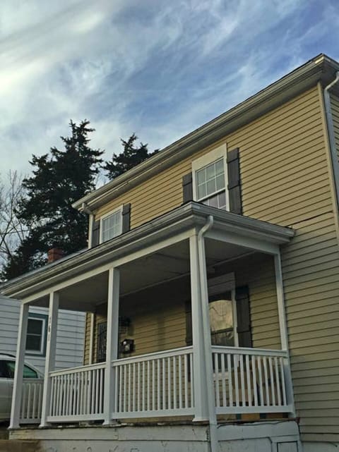 Convenient home, basement apartment, walk to UVA hospital, corner.  Short drive to downtown.