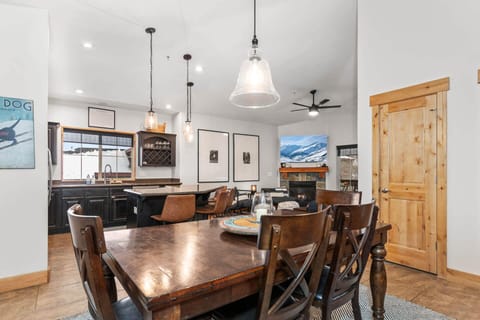 Vacation Rentals in Park City at Bear Hollow Lodges 3401: Dining area