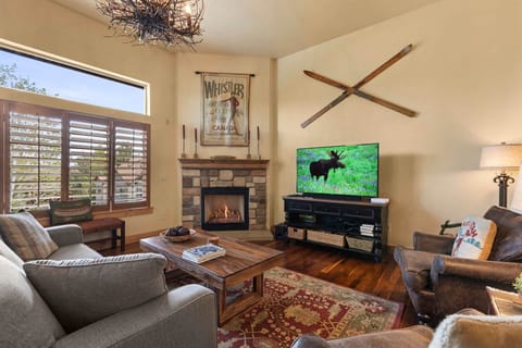 Vacation Rentals in Park City at Bear Hollow Village 5437: Living room with cozy fireplace