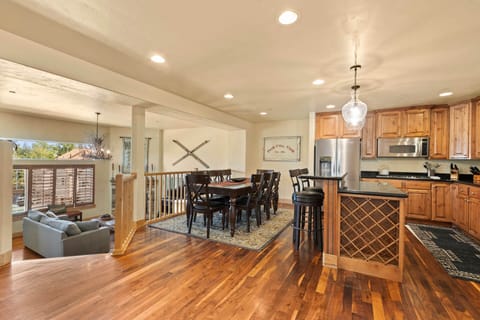 Vacation Rentals in Park City at Bear Hollow Village 5437: Dining area with seating for eight