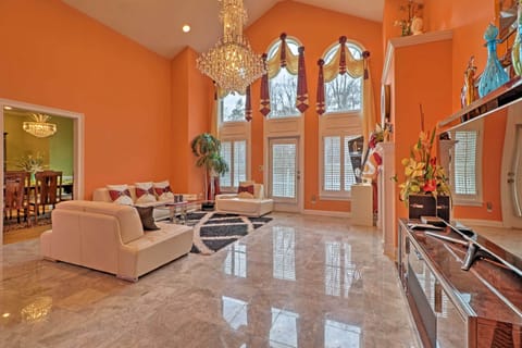 Living Room | Smart TV | Free WiFi | Central A/C & Heat