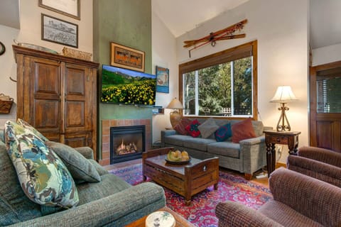 Vacation Rentals in Park City at Three Kings 8: Living room - gas fireplace and TV