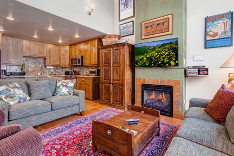 Vacation Rentals in Park City at Three Kings 8: Living room - gas fireplace and TV