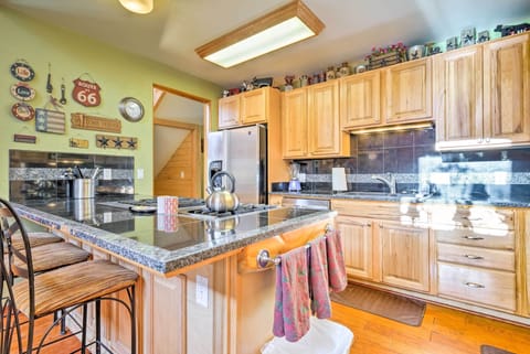 Kitchen | Cooking Basics | Coffee Maker | Paper Towels/Trash Bags Provided