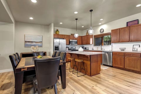 Bear Hollow Village 5610