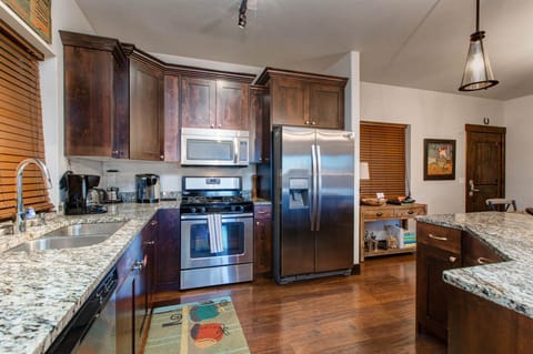 Vacation Rentals in Park City at Bear Hollow Ridge 2308: Fully-equipped kitchen with stainless steel appliances