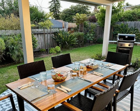 Delight in alfresco dining for four surrounded by decorative tile, and fire up the flavor with a convenient propane BBQ. Your outdoor retreat awaits!