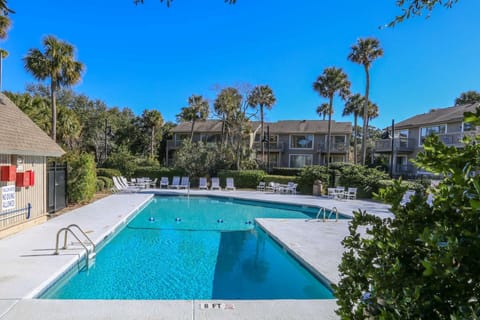 Guests are welcome to use the Lagoon Villa community pool.