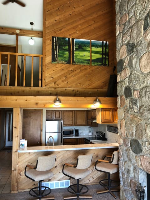 Seating at the kitchen bar top