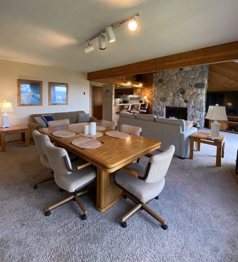 Large dinning room table 