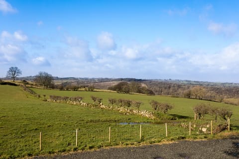 carribber cottages set in beautiful countryside  Linlithgow 15 minutes by car Cottage in Scotland