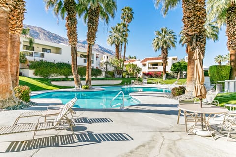 CG046 - Canyon Granada Swimming Pool