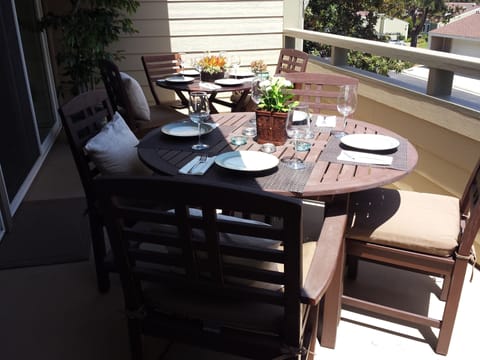 Balcony for dining al fresco