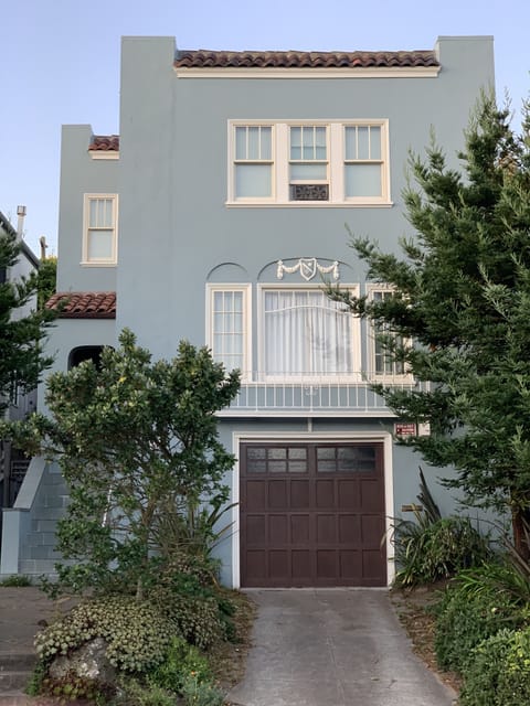 Nice quiet house in great part of town!!