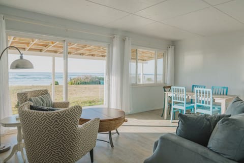 Bring in the coastal breeze and salty sea air by opening up the sliding door and windows and experience the Pacific Ocean without leaving the comfort of the couch.