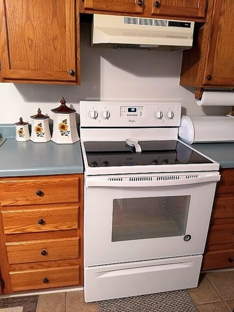Updated with a new stove/oven March 2018  Furnished kitchen, microwave, toaster