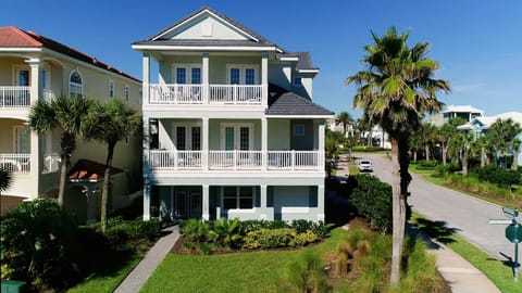 Welcome to Port of the Whale at Cinnamon Beach!