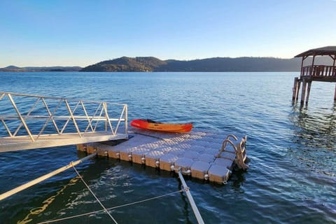 Clearlake Vacation Rental | 2BR | 2BA | 1,300 Sq Ft | Stairs Required