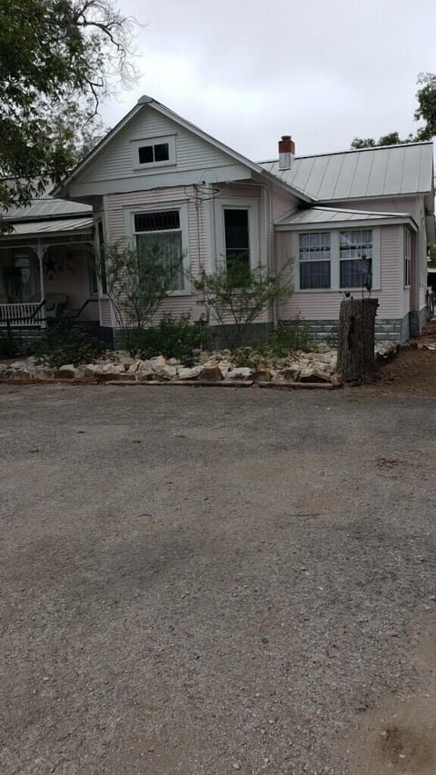 Welcome to AustinStreet Haus