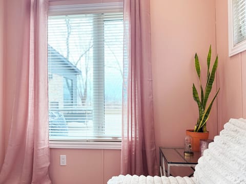 You might just fall asleep while staring at the lake. 