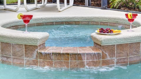 Drinks in the hot tub (Plastic only please)
