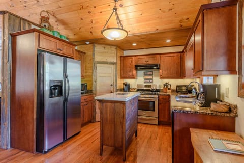 Kitchen with Granite Counters and Stainless Appliances