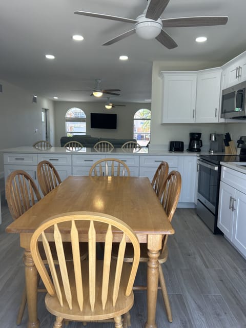 Large spacious fully stocked kitchen