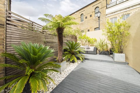 Quiet Tropical Garden