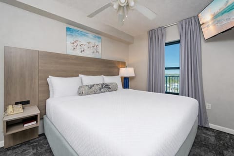 Phoenix All Suites West Hotel 301, Gulf Shores, Alabama, beach front, 1 fully equipped corner hotel suite on the 3rd floor