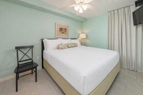 Phoenix All Suites Hotel 301, Gulf Shores, Alabama, beach front, 1 bedroom fully equipped corner hotel suite on the 3rd floor