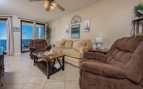 Phoenix X 908, Orange Beach, Alabama, beach front, 1 bedroom 1.5 bath condominium on the 9th floor
