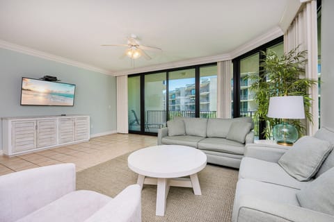 Phoenix on the Bay 1322, Orange Beach, Alabama, bay view, 3 bedroom condominium on the 3rd floor