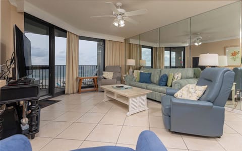 Phoenix VI 6709, Orange Beach, Alabama, beach front, 2 bedroom condominium on the 7th floor