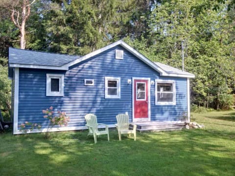 Elm Tree Cottage in Shelburne, Nova Scotia