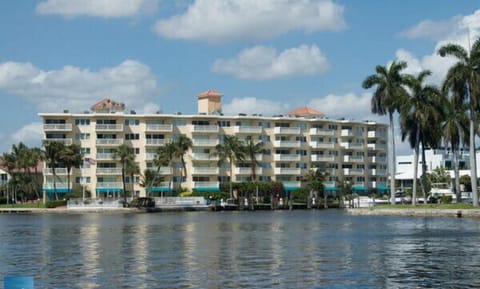Welcome to the Yacht & Beach Club