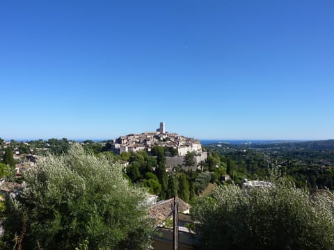 Saint Paul De Vence, Charming Suites in The Heart Of The Village. 4 ** Biloba Apartment in Saint Paul de Vence