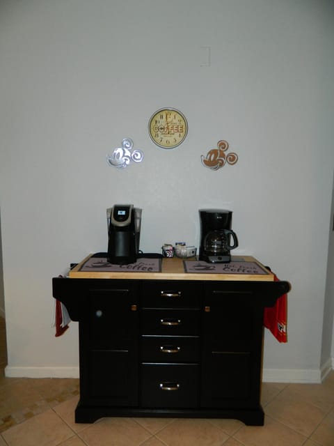 Coffee station with Keurig and filter coffee machines