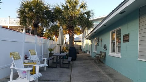 Outside front of unit 5 La Gabriella