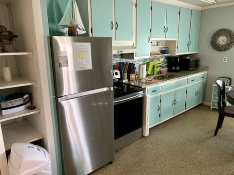 Open view to kitchen