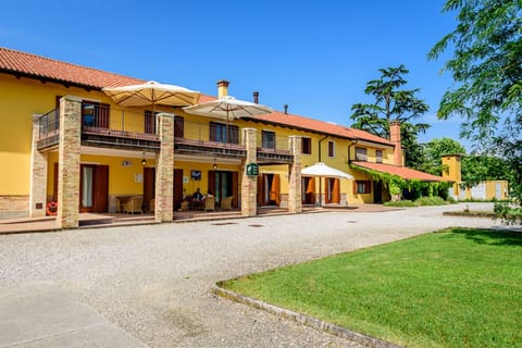 The facade of our Tenuta Regina