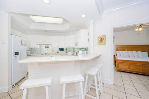 Sip your morning coffee at the breakfast bar and get ready for a day of adventure in this stylish space