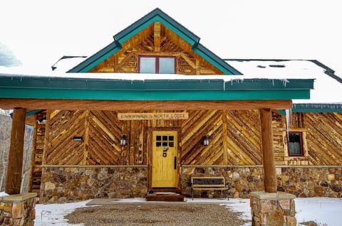 Kinnikinnik North Lodge